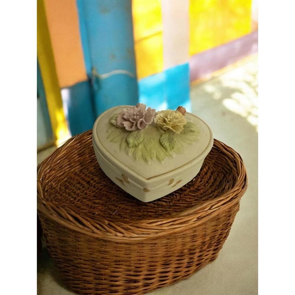 Arnart Capodimonte Ceramic Heart Trinket Box Ring Jewelry Bisque Floral Vintage